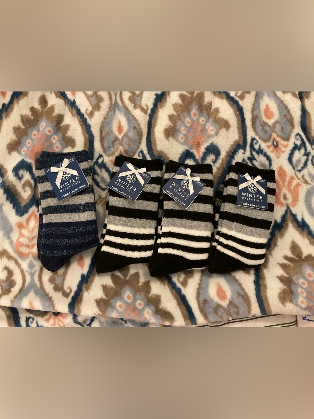 4 pairs of socks 🧦